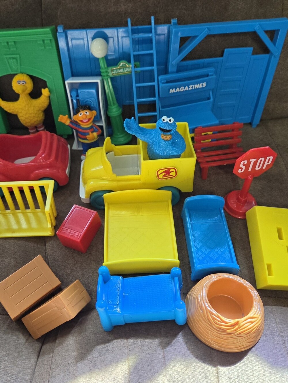 Sesame Street IIIco Toys Vintage Vehicles Figures Signs Lot Of 23 Pieces